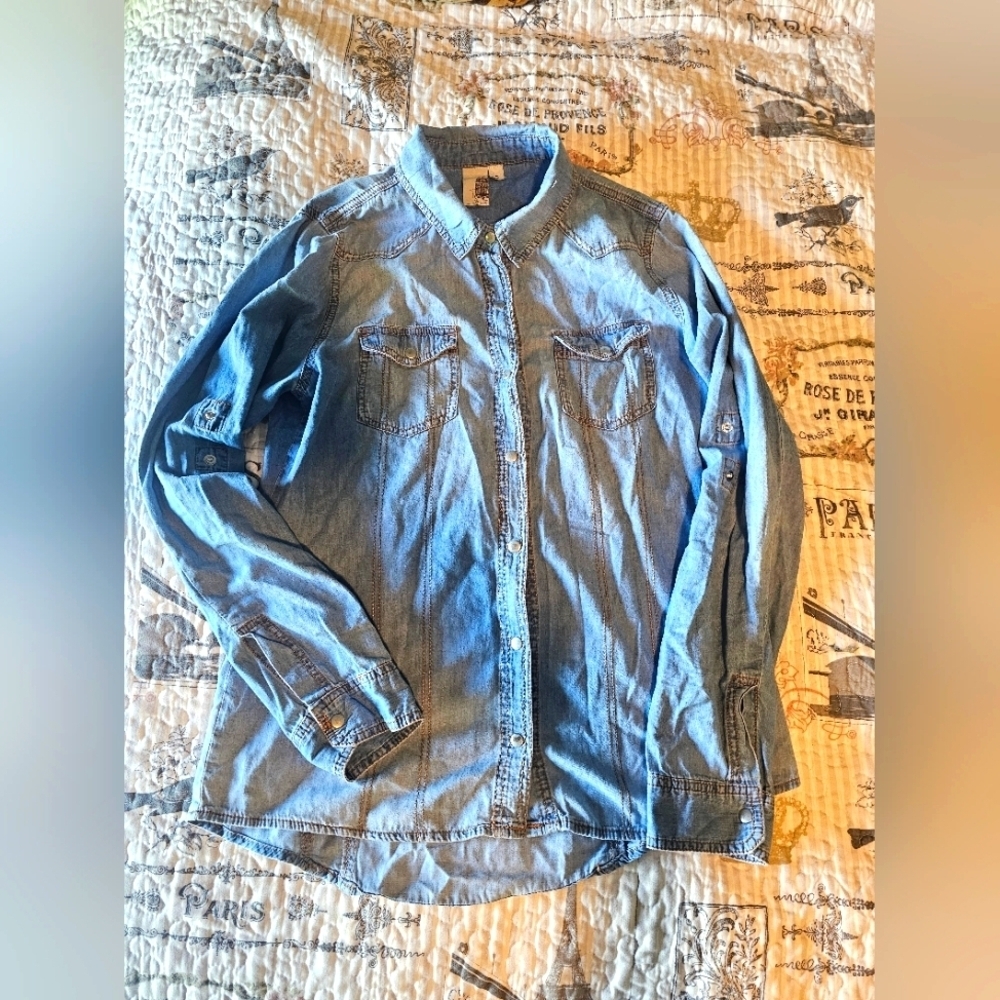 Light Denim Chambray Western Shirt Medium Snap Front Long Sleeve 100% Cotton